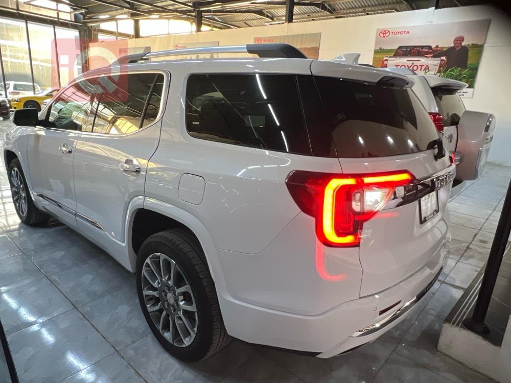 جي ام سي اكاديا